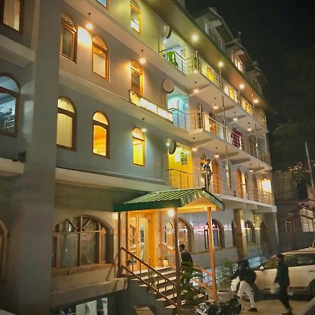 The Avenue Hotel , Manali A River Side Hotel Kültér fotó