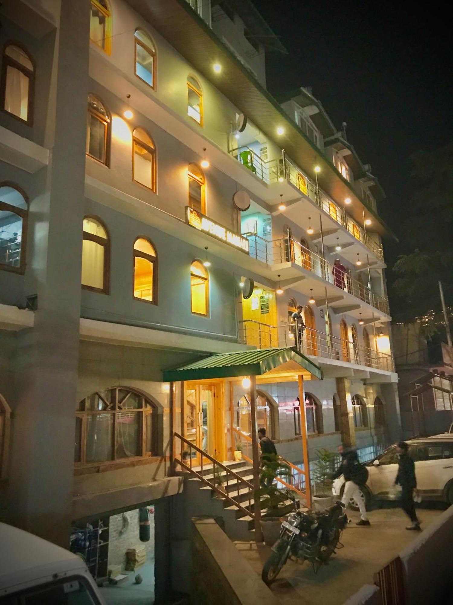 The Avenue Hotel , Manali A River Side Hotel Kültér fotó