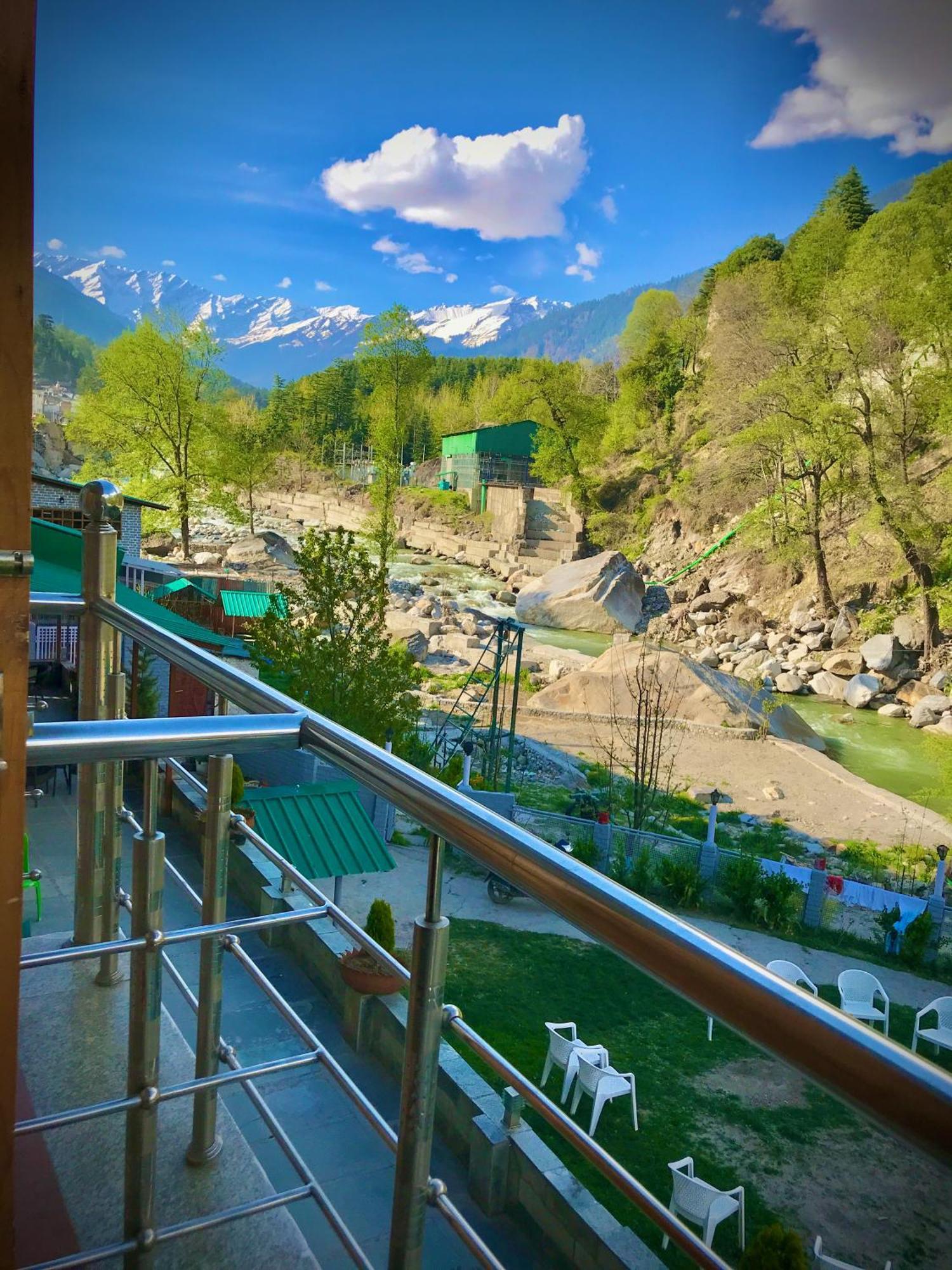 The Avenue Hotel , Manali A River Side Hotel Kültér fotó
