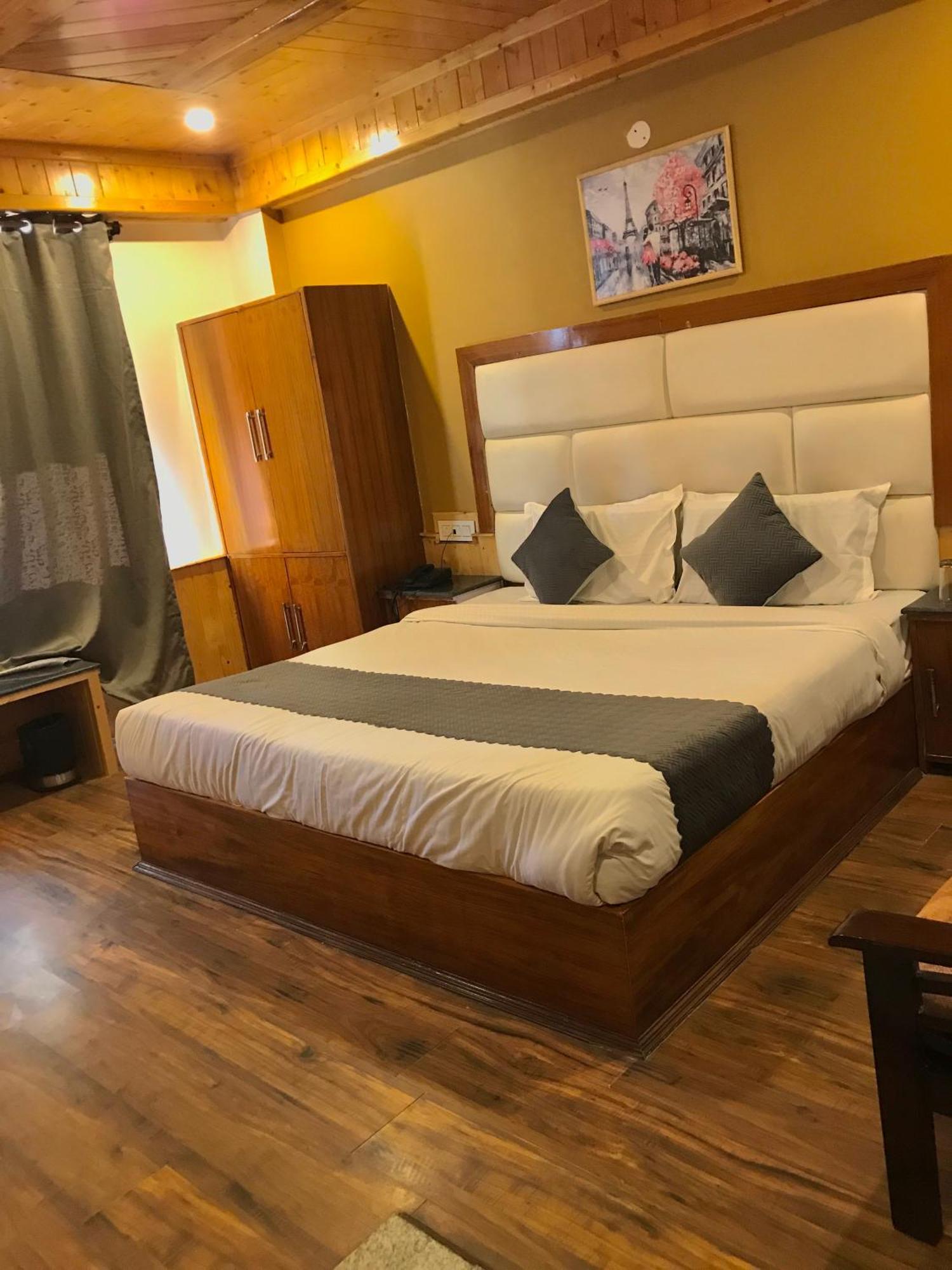 The Avenue Hotel , Manali A River Side Hotel Kültér fotó